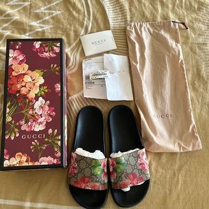 Gucci Floral Supreme Slides, size 9B/40 w/ original box & tags